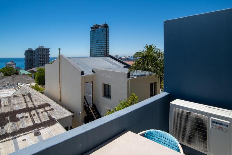 2 Bedroom Property for Sale in Sea Point Western Cape